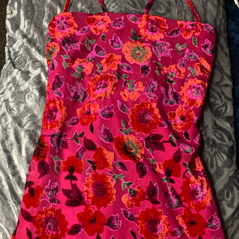 PRETTY LITTLE THING FLORAL DRESS✨
